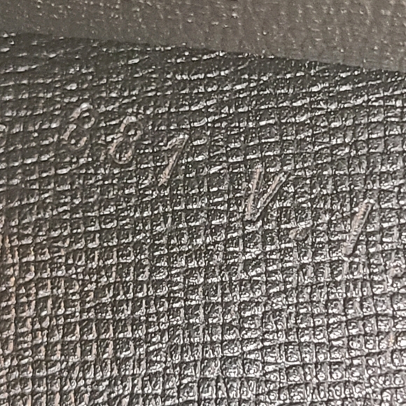 LOUIS VUITTON VINTAGE 1988 EPI LEATHER MONTAIGNE 27 SHOULDER/CLUTCH BAG - Picture 12 of 17